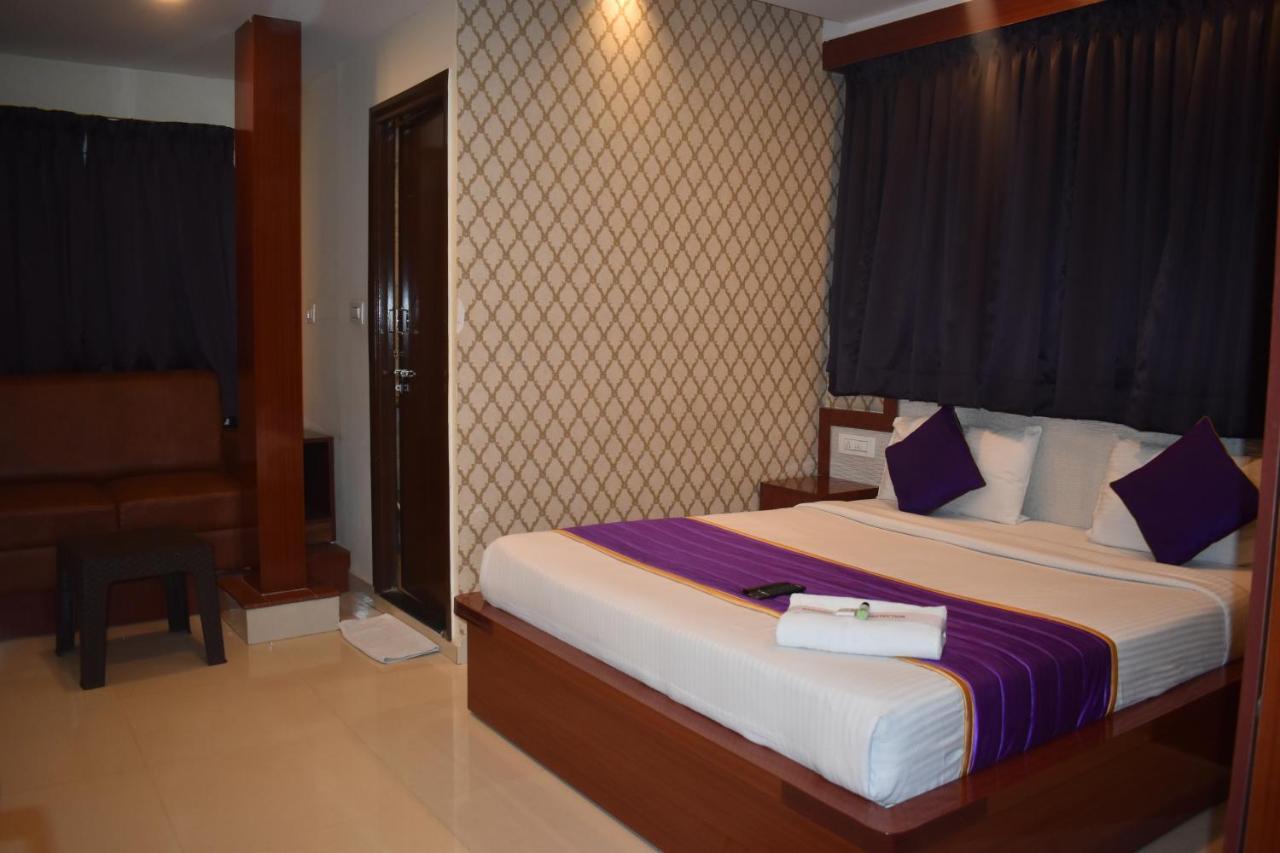 Hotel Ur Comforts Jayanagar Бангалор Экстерьер фото