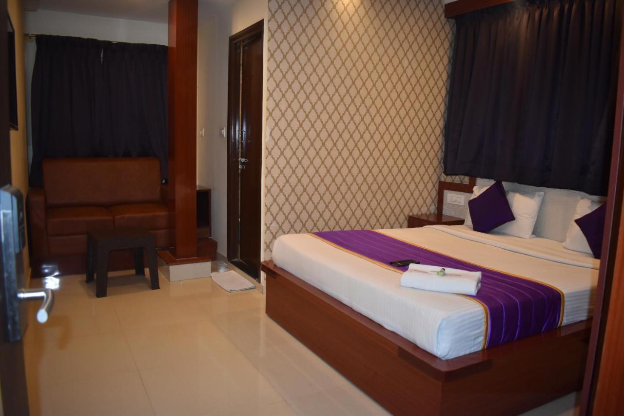 Hotel Ur Comforts Jayanagar Бангалор Экстерьер фото