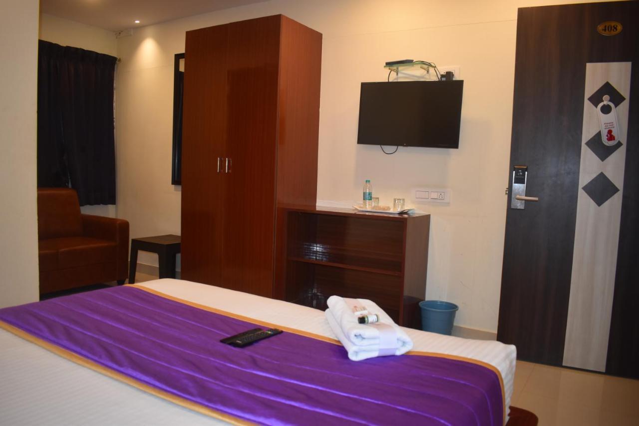Hotel Ur Comforts Jayanagar Бангалор Экстерьер фото