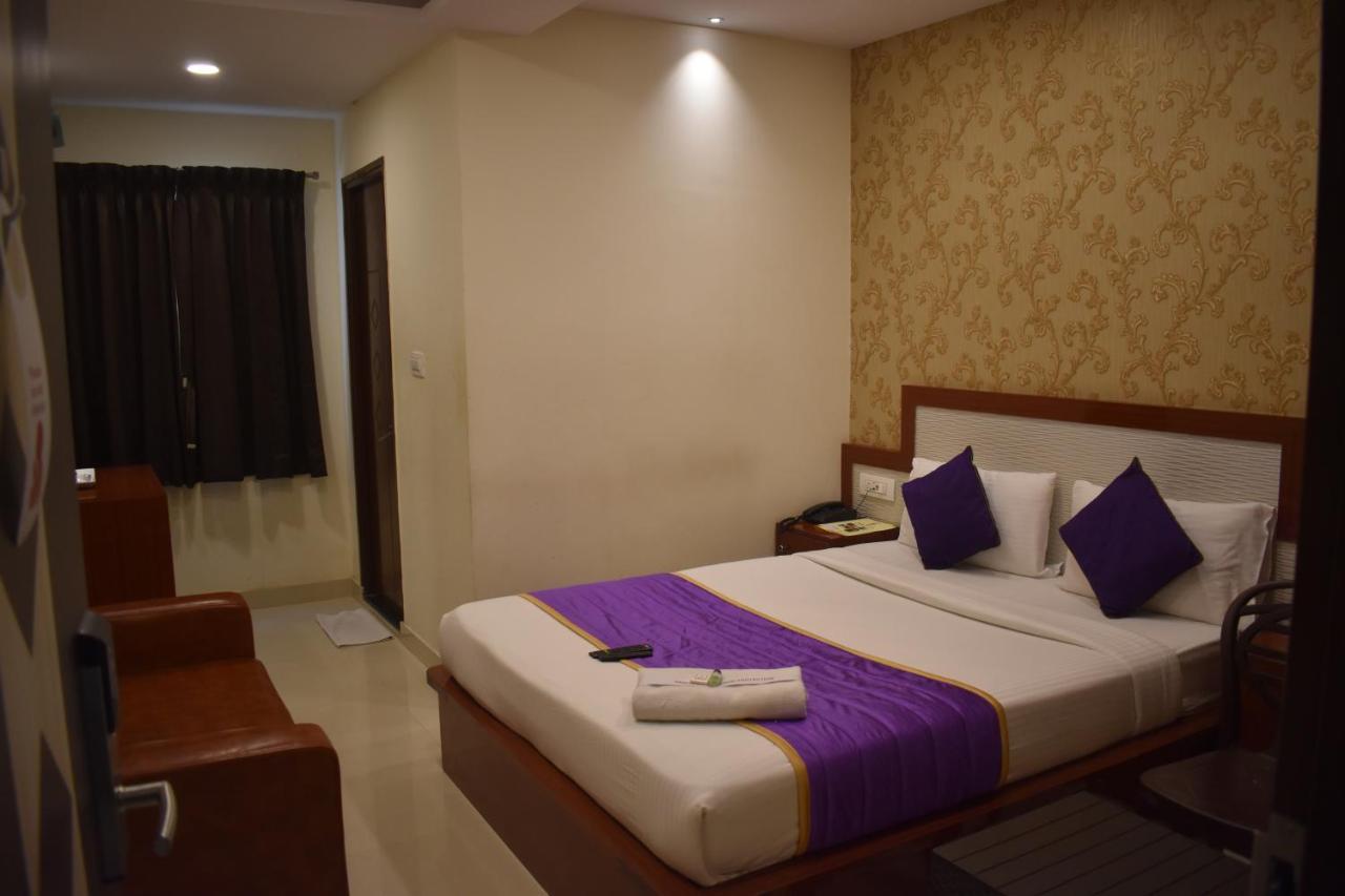 Hotel Ur Comforts Jayanagar Бангалор Экстерьер фото